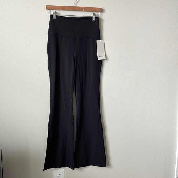 NWT Black Lululemon Groove Pant Flare Super High-Rise *Nulu Size 4 - Picture 2 of 13